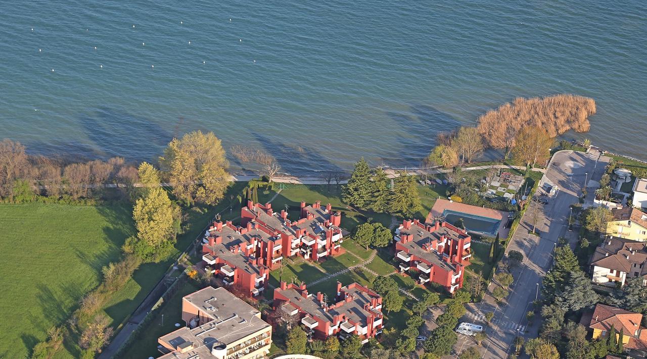 Holiday Sirmione Apartments Exterior photo