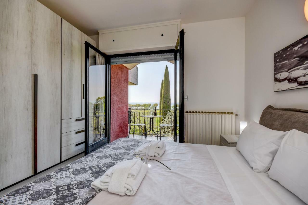 Holiday Sirmione Apartments Exterior photo